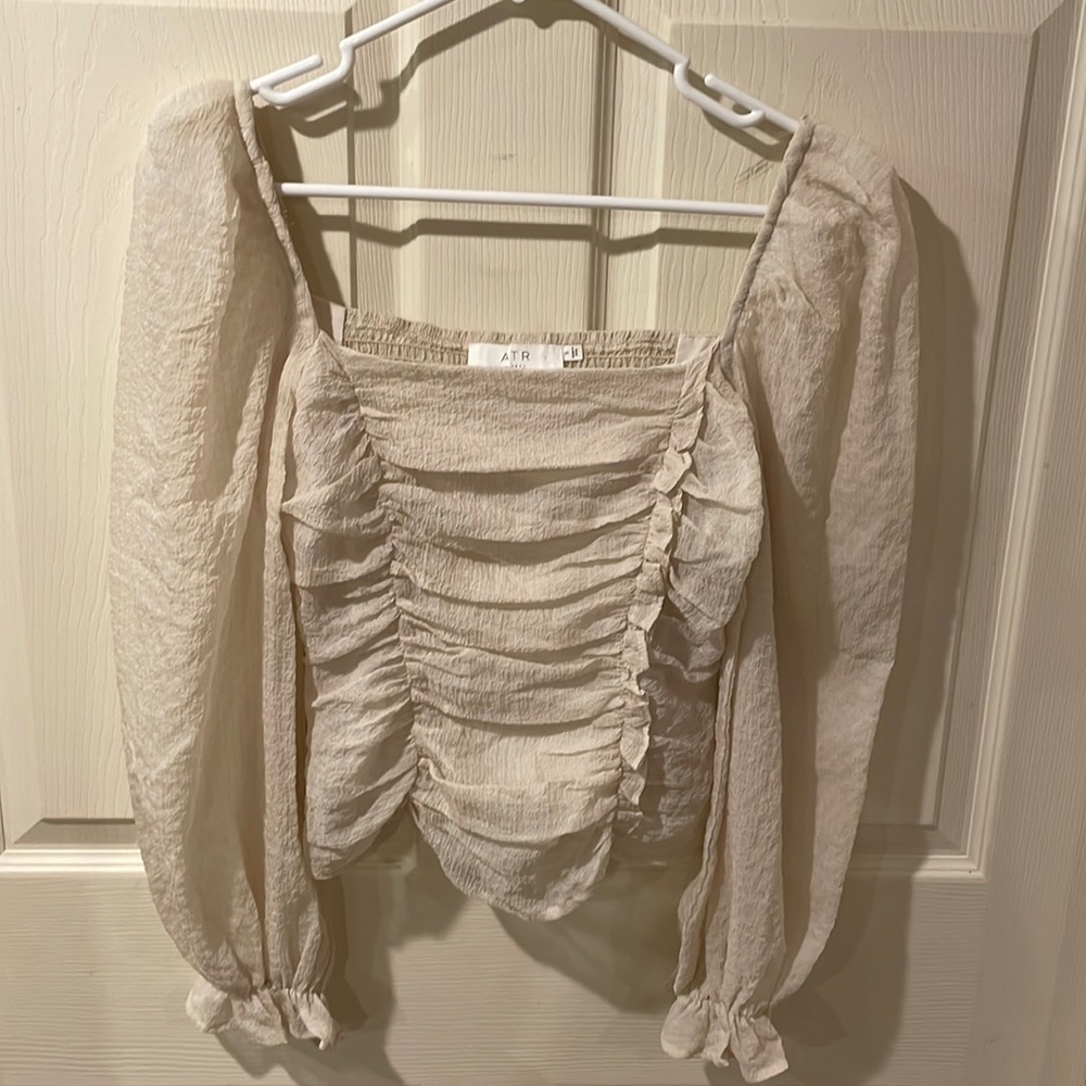 ASTR the Label square neck puff sleeve top.  Size S.  Lined in the front.